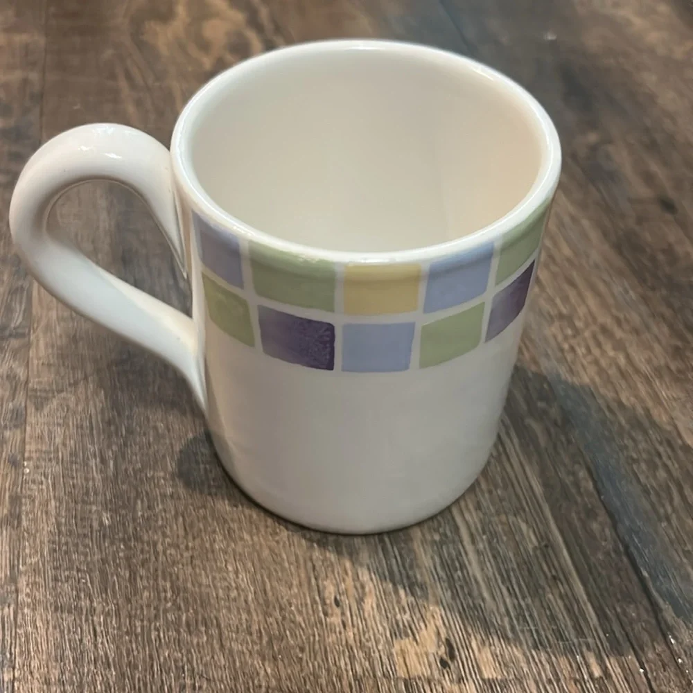 Pier 1 Hand Painted Italian Tosca 99 Coffee Mug Yellow, Green, Purple Checked‎